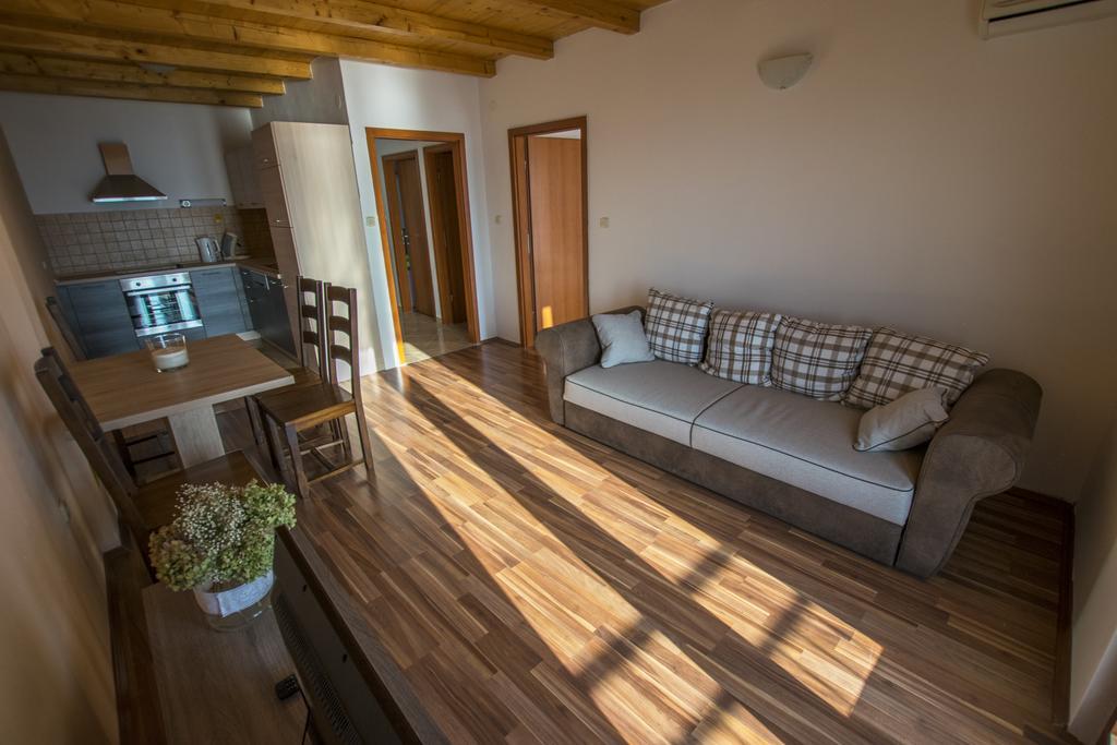 Apartment Duda Starigrad Paklenica Εξωτερικό φωτογραφία