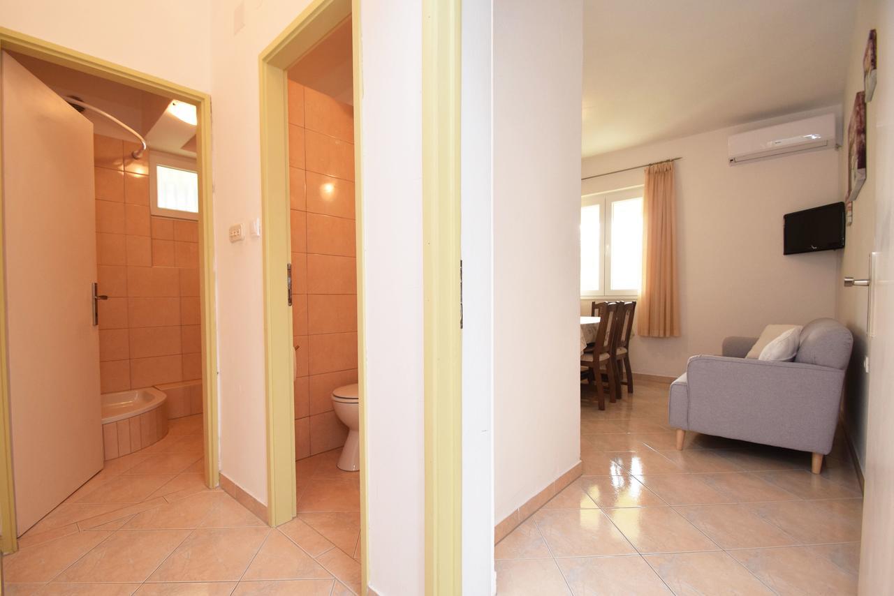 Apartment Duda Starigrad Paklenica Εξωτερικό φωτογραφία