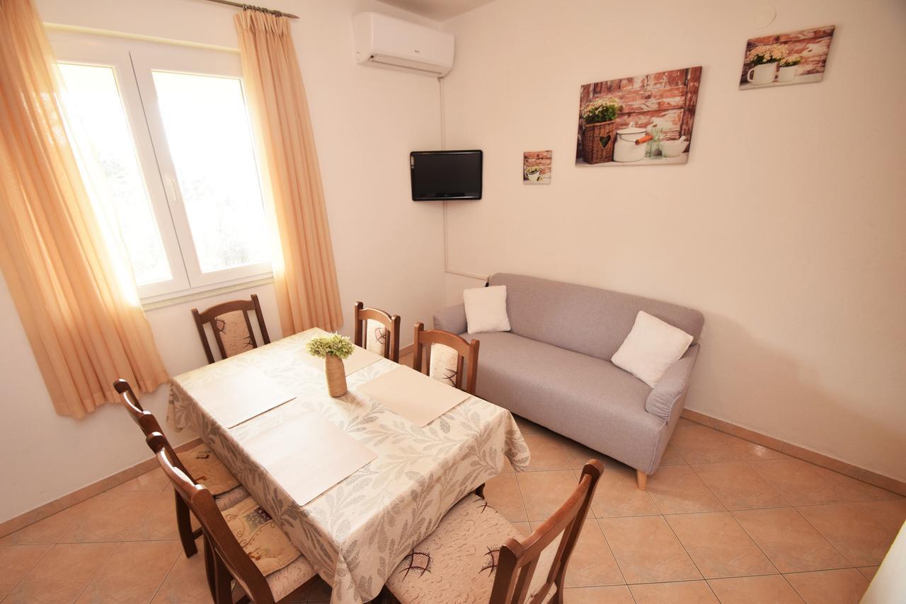 Apartment Duda Starigrad Paklenica Εξωτερικό φωτογραφία