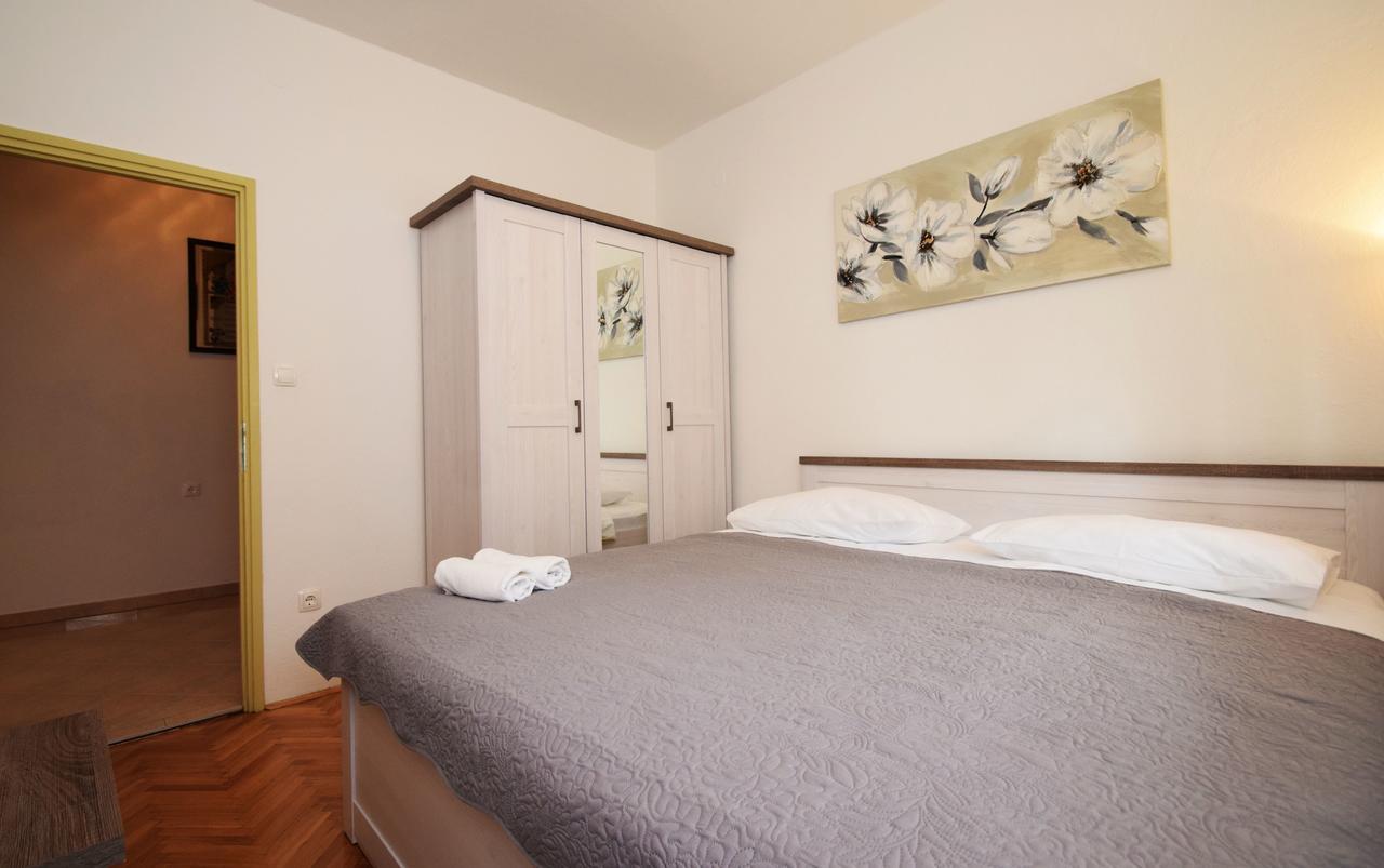 Apartment Duda Starigrad Paklenica Εξωτερικό φωτογραφία