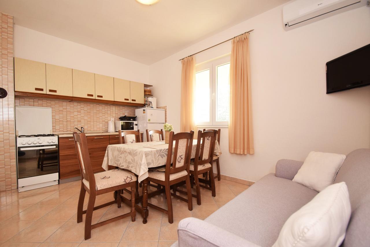 Apartment Duda Starigrad Paklenica Εξωτερικό φωτογραφία